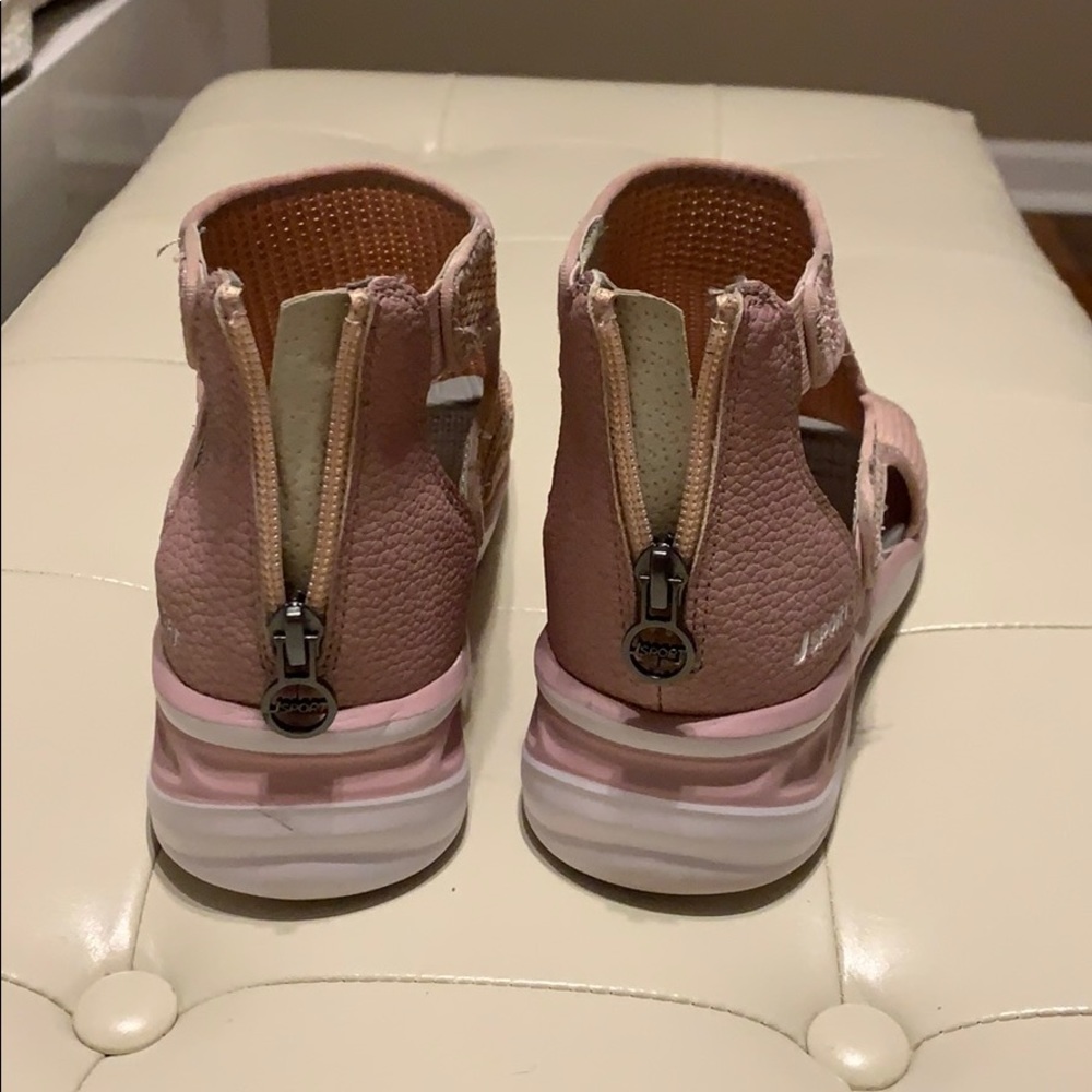 Wedge - Picture 2 of 3